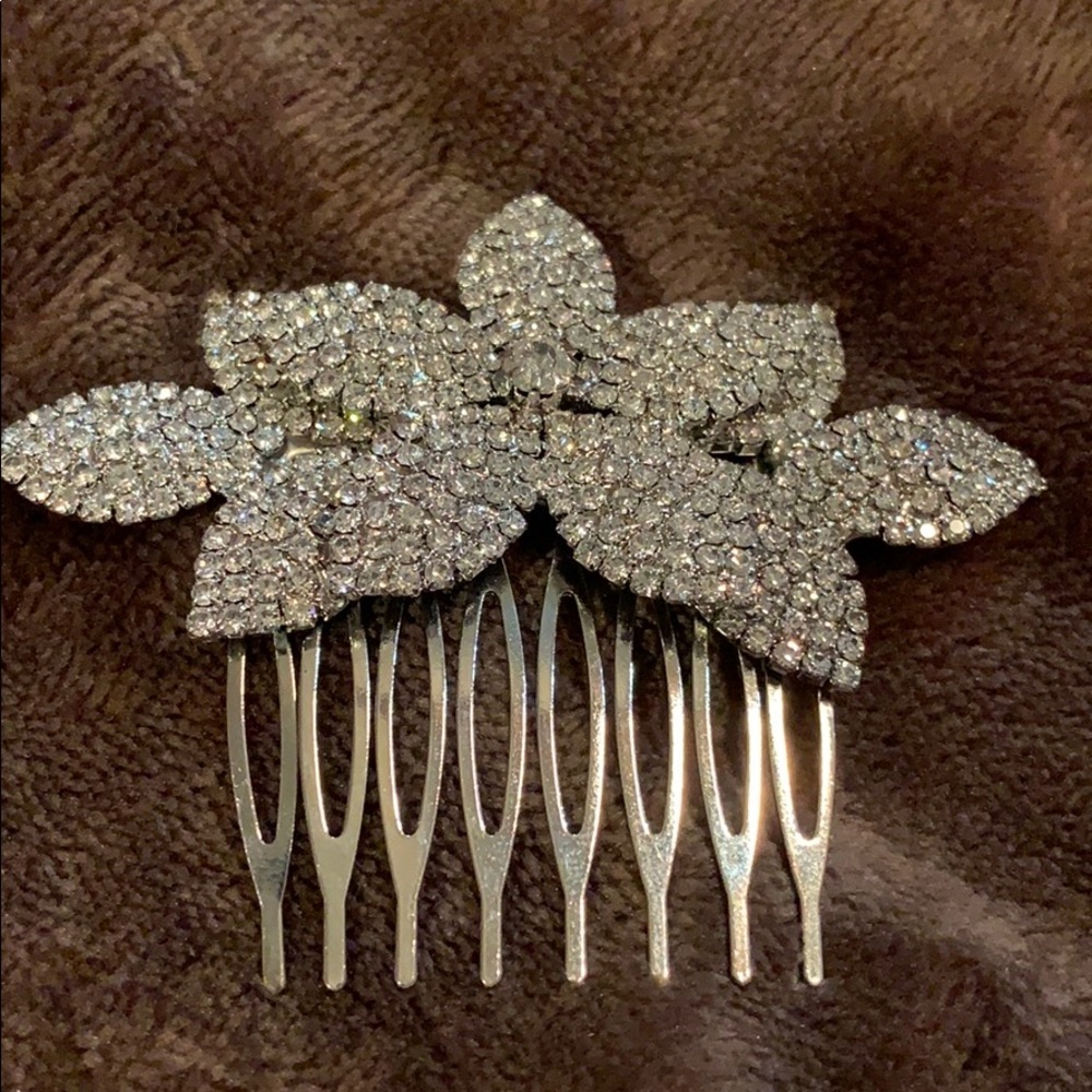 Hair Rhinestone Flower Comb - Picture 3 of 3